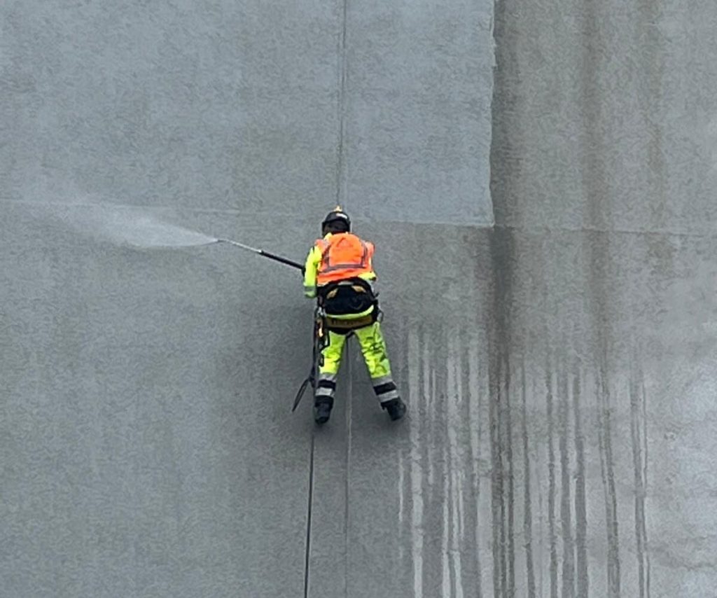Glasgow Rope Access Building Cleaning