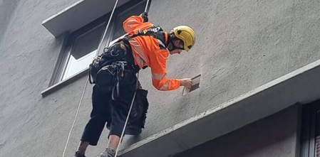 Why Use Rope Access for Emergency Roof Work?