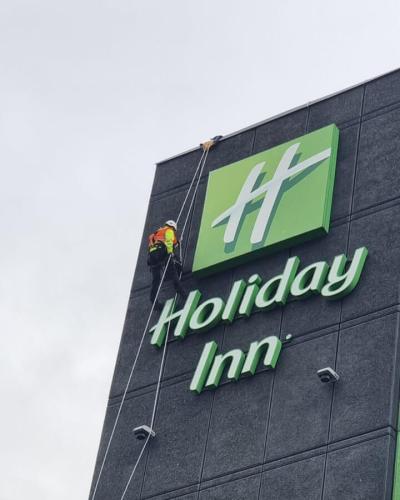 emergency-rope-access-signage-1