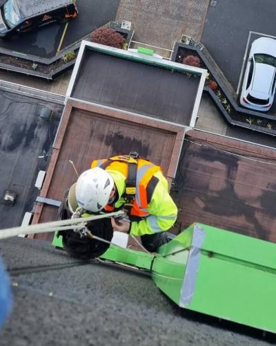 emergency-rope-access-signage-2